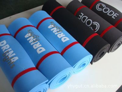 探索高品质瑜伽之旅 黑色泡棉地席与环保沙滩垫的多样选择
